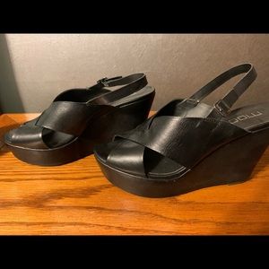 Moda Black Wedge Heels